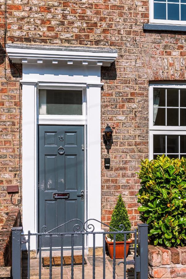 15 Brownlow Street ヨーク エクステリア 写真